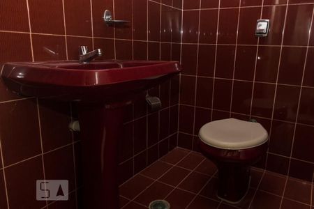 Casa à venda com 341m², 3 quartos e 4 vagasBanheiro 1