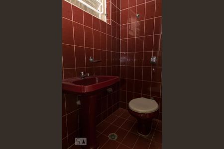 Casa à venda com 341m², 3 quartos e 4 vagasBanheiro 1