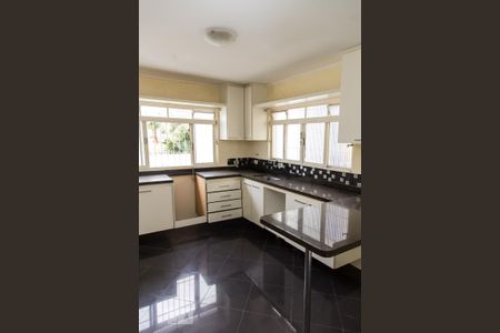 Casa à venda com 341m², 3 quartos e 4 vagasCozinha