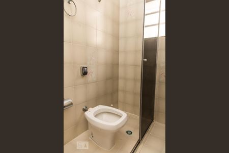 Casa à venda com 341m², 3 quartos e 4 vagasSuíte 1 - Banheiro