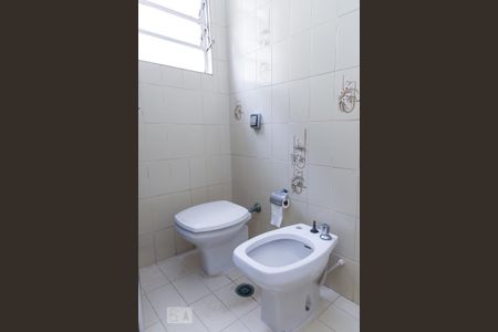 Casa à venda com 341m², 3 quartos e 4 vagasSuíte 2 - Banheiro