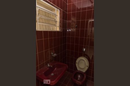 Casa à venda com 341m², 3 quartos e 4 vagasBanheiro 1