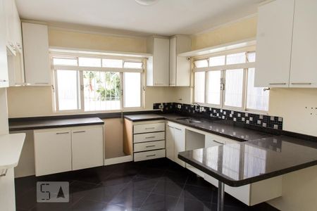 Casa à venda com 341m², 3 quartos e 4 vagasCozinha