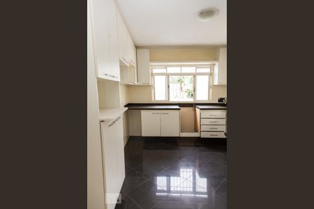 Casa à venda com 341m², 3 quartos e 4 vagasCozinha