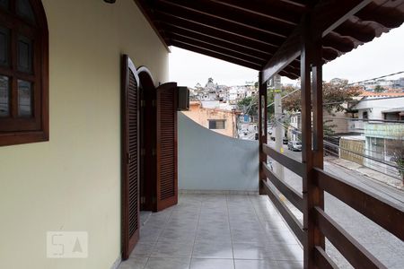 Casa à venda com 320m², 5 quartos e 4 vagas Casa à venda com 320m², 5 quartos e 4 vagassacada quarto 1