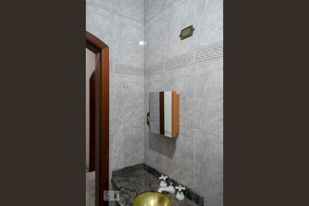 Casa à venda com 320m², 5 quartos e 4 vagas Casa à venda com 320m², 5 quartos e 4 vagasbanheiro