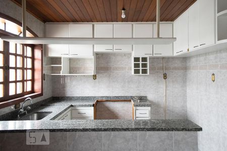 Casa à venda com 320m², 5 quartos e 4 vagas Casa à venda com 320m², 5 quartos e 4 vagaschurrasqueira