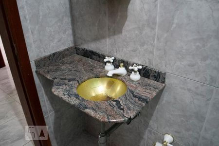 Casa à venda com 320m², 5 quartos e 4 vagas Casa à venda com 320m², 5 quartos e 4 vagasbanheiro