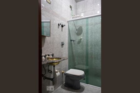 Casa à venda com 320m², 5 quartos e 4 vagas Casa à venda com 320m², 5 quartos e 4 vagasbanheiro