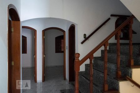 Casa à venda com 320m², 5 quartos e 4 vagas Casa à venda com 320m², 5 quartos e 4 vagashall