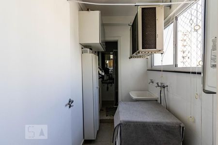 Apartamento à venda com 97m², 2 quartos e 1 vagaÁrea de Serviço