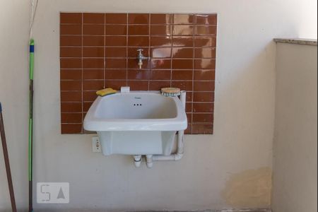 Casa de condomínio à venda com 162m², 3 quartos e 1 vaga Casa de condomínio à venda com 162m², 3 quartos e 1 vagaedícula