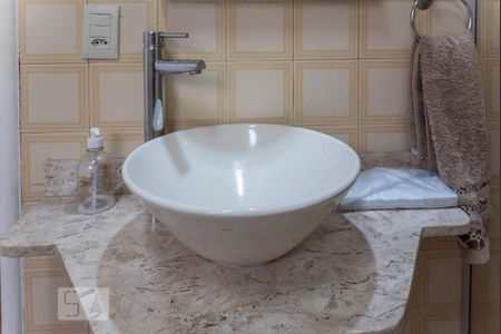 Casa de condomínio à venda com 162m², 3 quartos e 1 vaga Casa de condomínio à venda com 162m², 3 quartos e 1 vagaBanheiro social - Pia