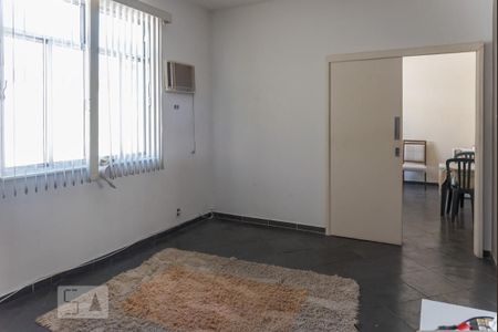 Casa de condomínio à venda com 162m², 3 quartos e 1 vaga Casa de condomínio à venda com 162m², 3 quartos e 1 vagaedícula