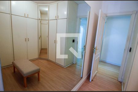 Apartamento à venda com 362m², 4 quartos e 4 vagasCloset da suíte