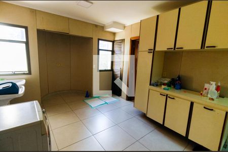 Apartamento à venda com 362m², 4 quartos e 4 vagasÁrea de Serviço