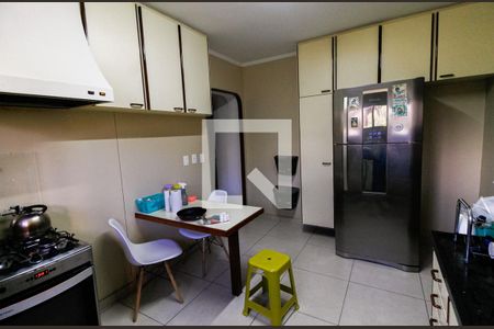 Apartamento à venda com 362m², 4 quartos e 4 vagasCozinha - Armários