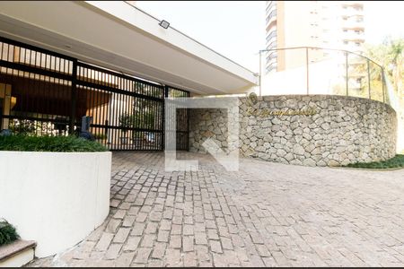 Apartamento à venda com 362m², 4 quartos e 4 vagasFachada e portaria