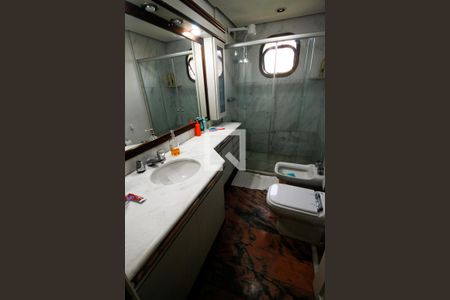 Apartamento à venda com 362m², 4 quartos e 4 vagasBanheiro da Suíte 1