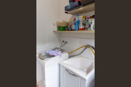 Casa à venda com 275m², 6 quartos e 4 vagasCasa 2 - Lavanderia