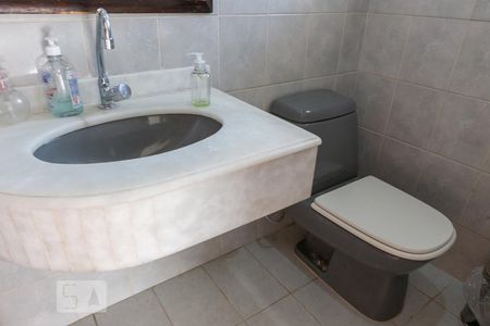 Lavabo de casa à venda com 6 quartos, 275m² em Vila Anglo Brasileira, São Paulo