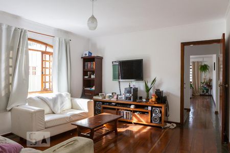 Sala de TV de casa à venda com 6 quartos, 275m² em Vila Anglo Brasileira, São Paulo