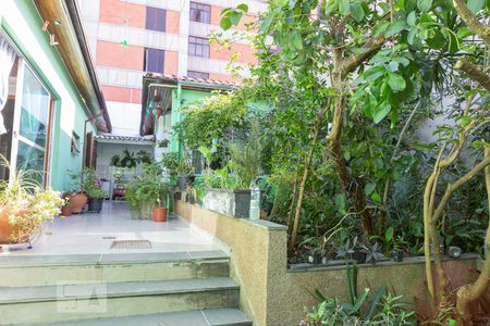 Casa à venda com 275m², 6 quartos e 4 vagasQuintal