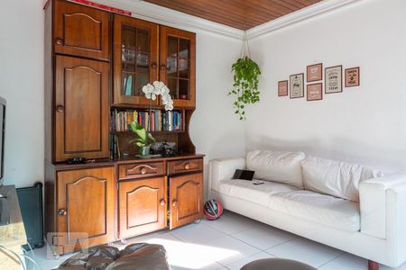 Casa à venda com 275m², 6 quartos e 4 vagasCasa 2 - Sala