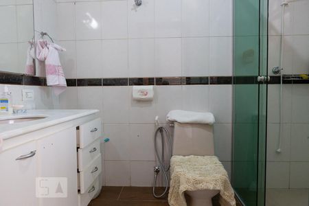 Casa à venda com 275m², 6 quartos e 4 vagasBanheiro da Suíte 1