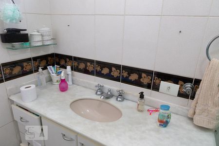 Casa à venda com 275m², 6 quartos e 4 vagasBanheiro da Suíte 2