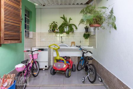 Casa à venda com 275m², 6 quartos e 4 vagasLavanderia 2