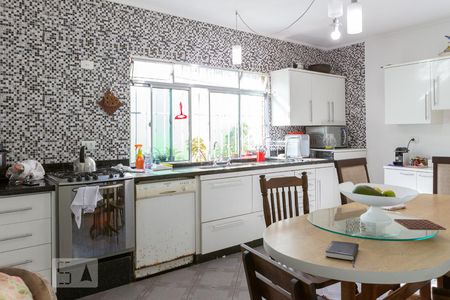 Casa à venda com 275m², 6 quartos e 4 vagasCozinha