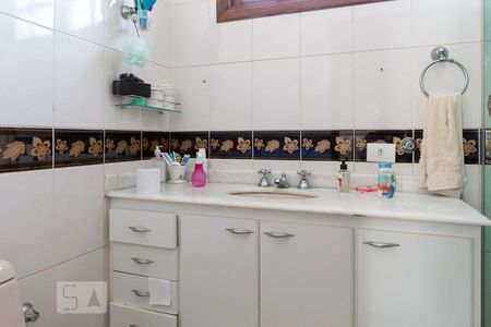 Casa à venda com 275m², 6 quartos e 4 vagasBanheiro da Suíte 2