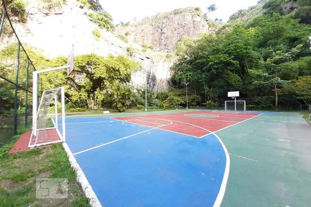 Apartamento à venda com 80m², 2 quartos e 1 vaga Apartamento à venda com 80m², 2 quartos e 1 vagaÁrea comum - Quadra