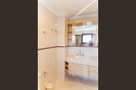 Apartamento à venda com 300m², 4 quartos e 4 vagasBanheiro da Suíte 2