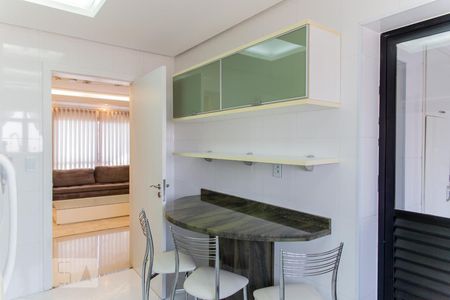 Apartamento à venda com 300m², 4 quartos e 4 vagasCozinha