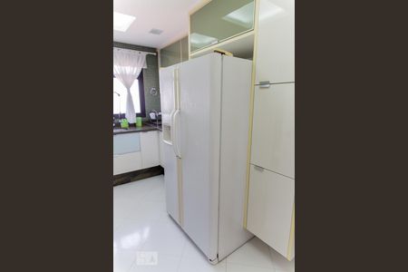 Apartamento à venda com 300m², 4 quartos e 4 vagasGeladeira