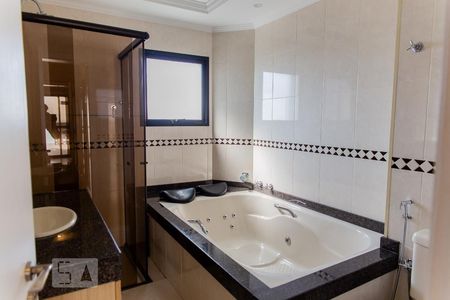 Apartamento à venda com 300m², 4 quartos e 4 vagasBanheiro da Suíte