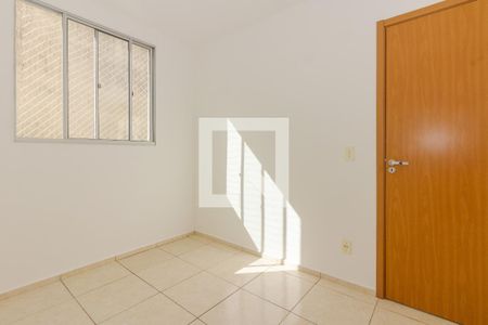Quarto 1 de apartamento para alugar com 2 quartos, 44m² em Rubem Berta, Porto Alegre