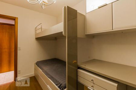 Apartamento à venda com 226m², 3 quartos e 2 vagasQuarto 2