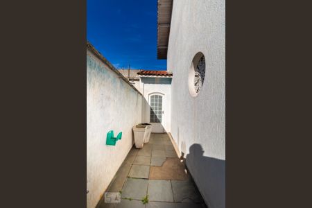 Casa à venda com 300m², 4 quartos e 6 vagasCorredor