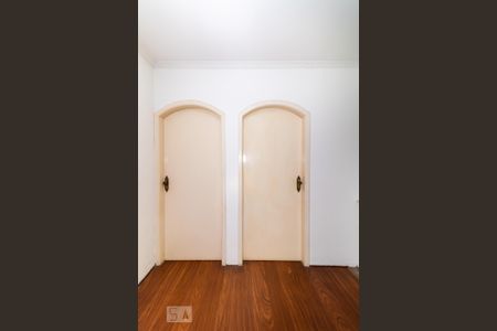 Casa à venda com 300m², 4 quartos e 6 vagasHall