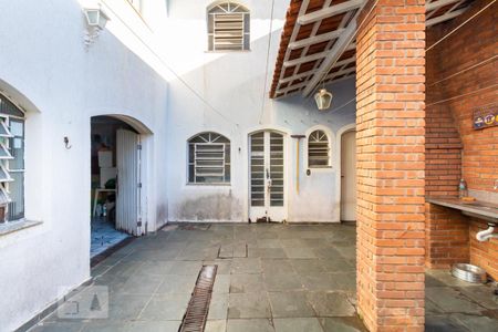 Casa à venda com 300m², 4 quartos e 6 vagasChurrasqueira