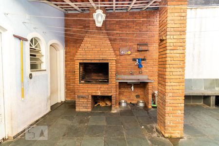 Casa à venda com 300m², 4 quartos e 6 vagasChurrasqueira