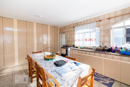 Casa à venda com 300m², 4 quartos e 6 vagasCozinha