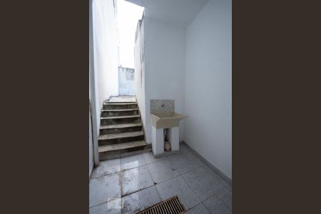 Casa para alugar com 150m², 2 quartos e 1 vaga Casa para alugar com 150m², 2 quartos e 1 vagaLavanderia