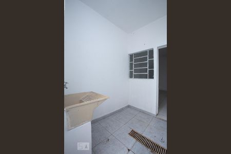 Casa para alugar com 150m², 2 quartos e 1 vaga Casa para alugar com 150m², 2 quartos e 1 vagaLavanderia