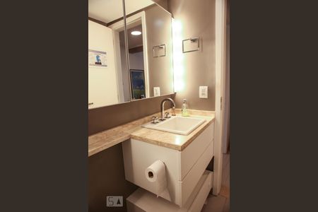 Apartamento à venda com 98m², 2 quartos e 1 vagaBanheiro 2