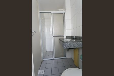 Banheiro de kitnet/studio à venda com 1 quarto, 32m² em Vila Andrade, São Paulo