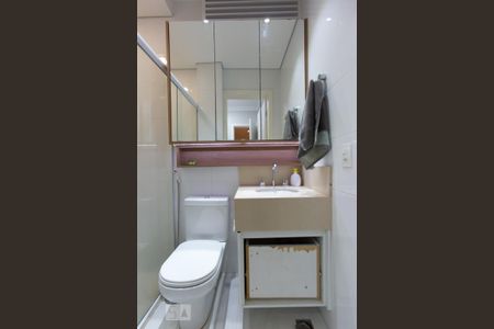 Banheiro Suíte de apartamento para alugar com 2 quartos, 73m² em Vila Nova Conceição, São Paulo